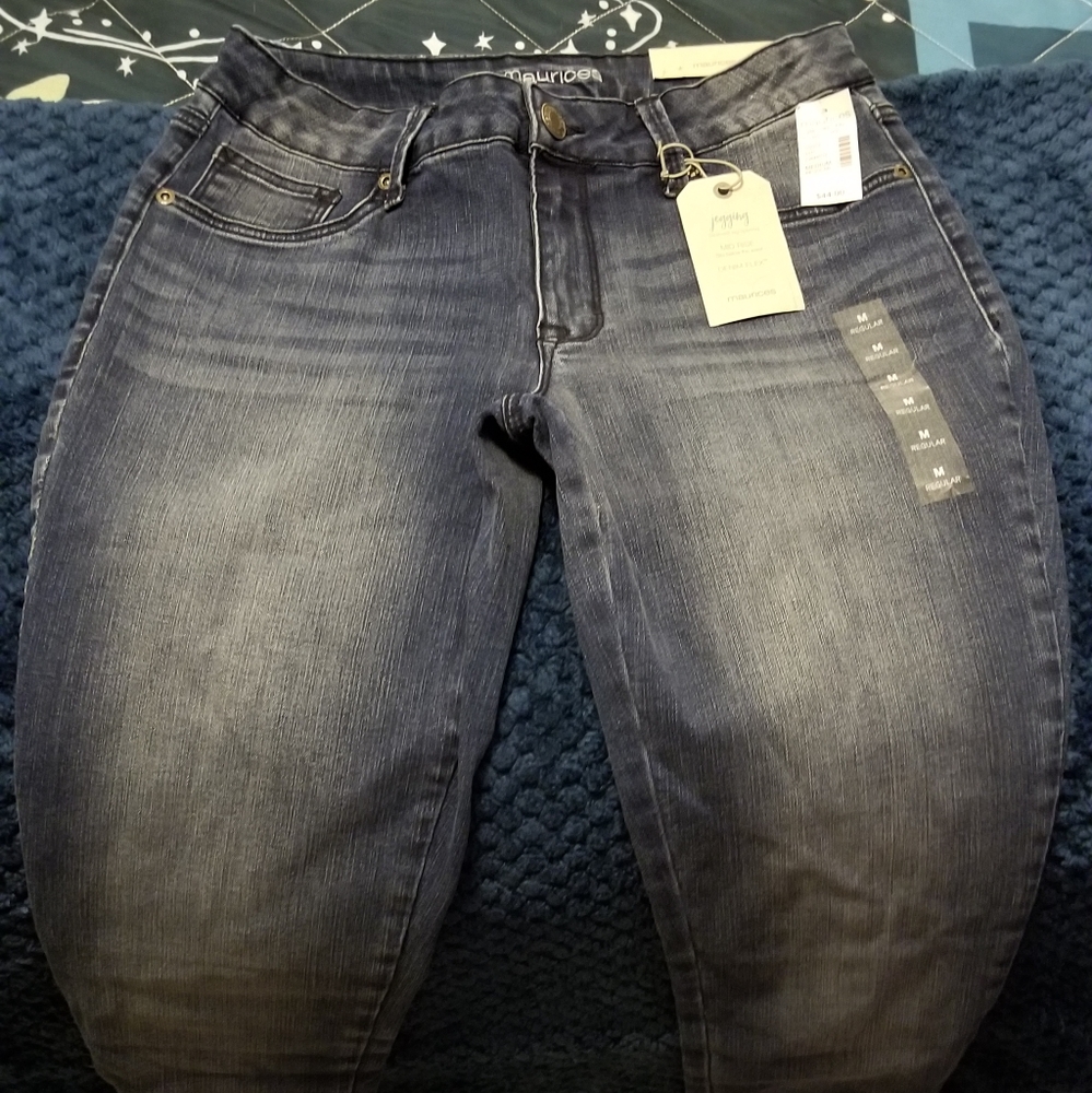 BNWT Maurices Jeggings w/ velvet laced up ankles